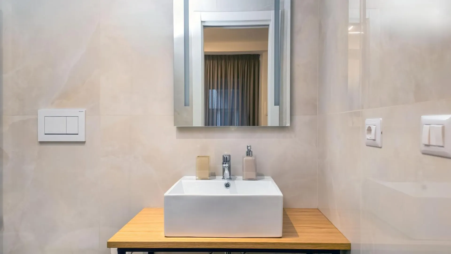 Aura Vatican Suite Rome 0*,  Italy